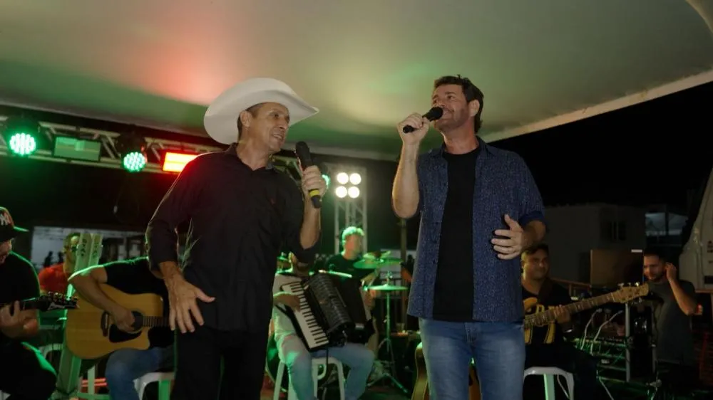 Dupla Marlon e Muriel embala público com shows nos dias 14 e 16 de maio no Estande do Sindicato Rural de Palmas durante a Agrotins 2025